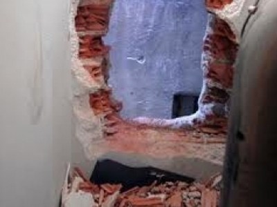 «Ποντικοί» σε κοσμηματοπωλείο