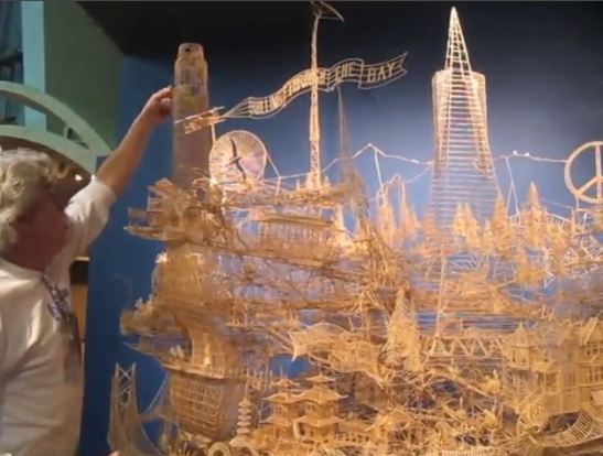 Μία πόλη από… οδοντογλυφίδες!