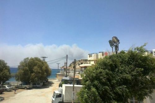 Τώρα-Υπό έλεγχο η φωτιά στην Ιεράπετρα