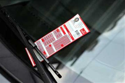 Καταγγέλλει το δήμο της Αθήνας