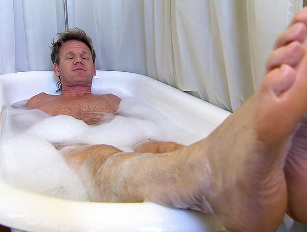 Διάσημος σεφ γυμνός