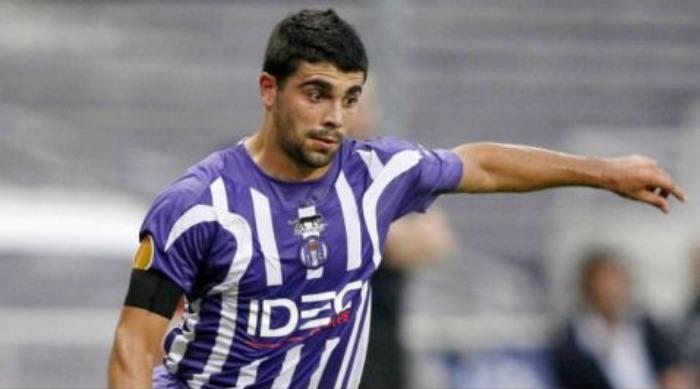 Κι αυτός στο λιμάνι;