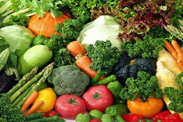 «Κόβουμε» και από τα τρόφιμα