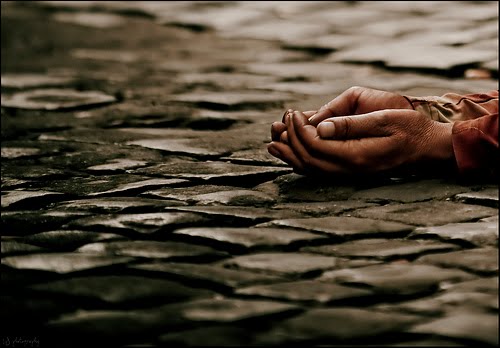 Τους εξανάγκαζαν να επαιτούν