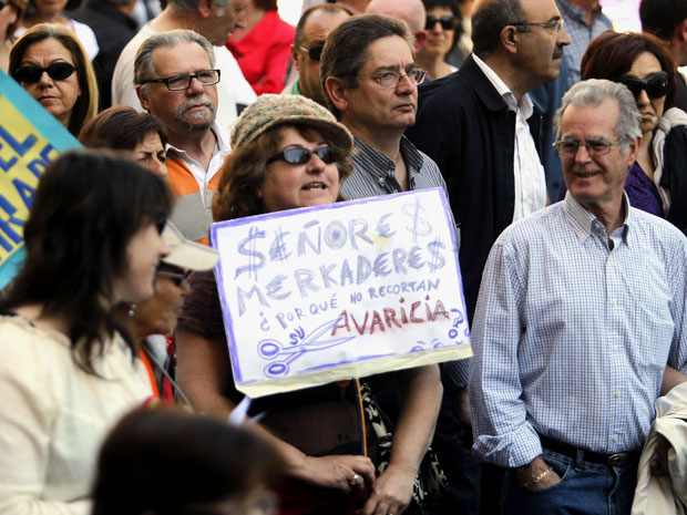 Και η Βαλένθια ζητά βοήθεια