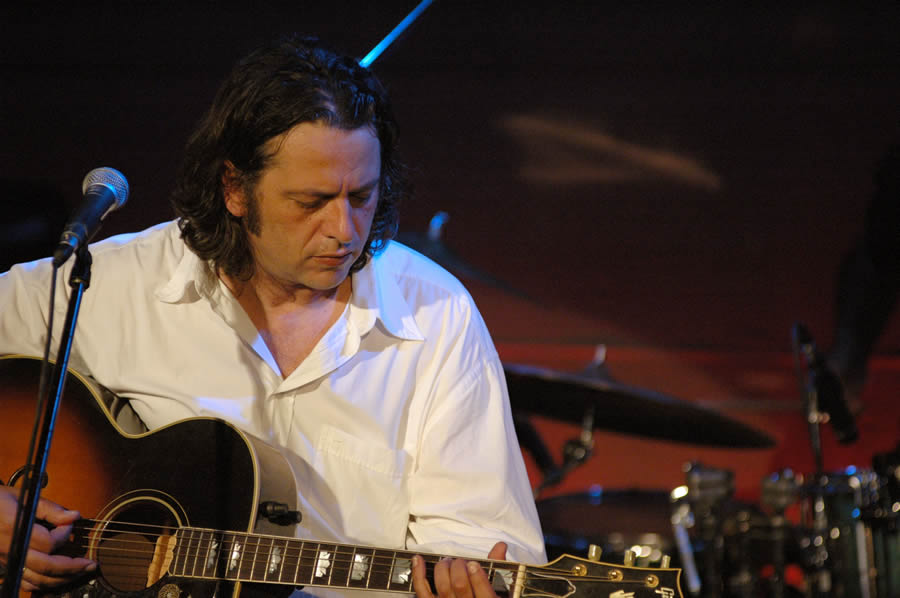 “Να πάρει θέση και… η τέχνη”