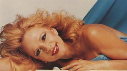 Η Αλίκη μέσα από ένα υπερθέαμα