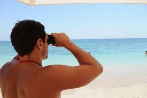 Ναυαγοσώστες από… σπόντα