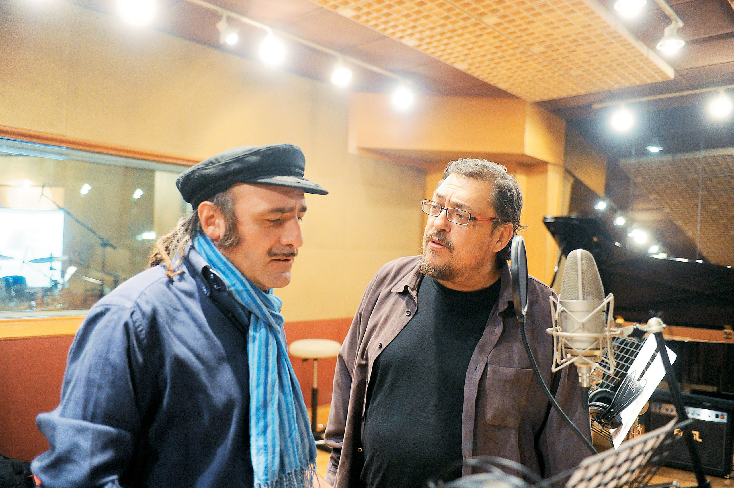 Ο Λ. Μαχαιρίτσας και η παρέα του