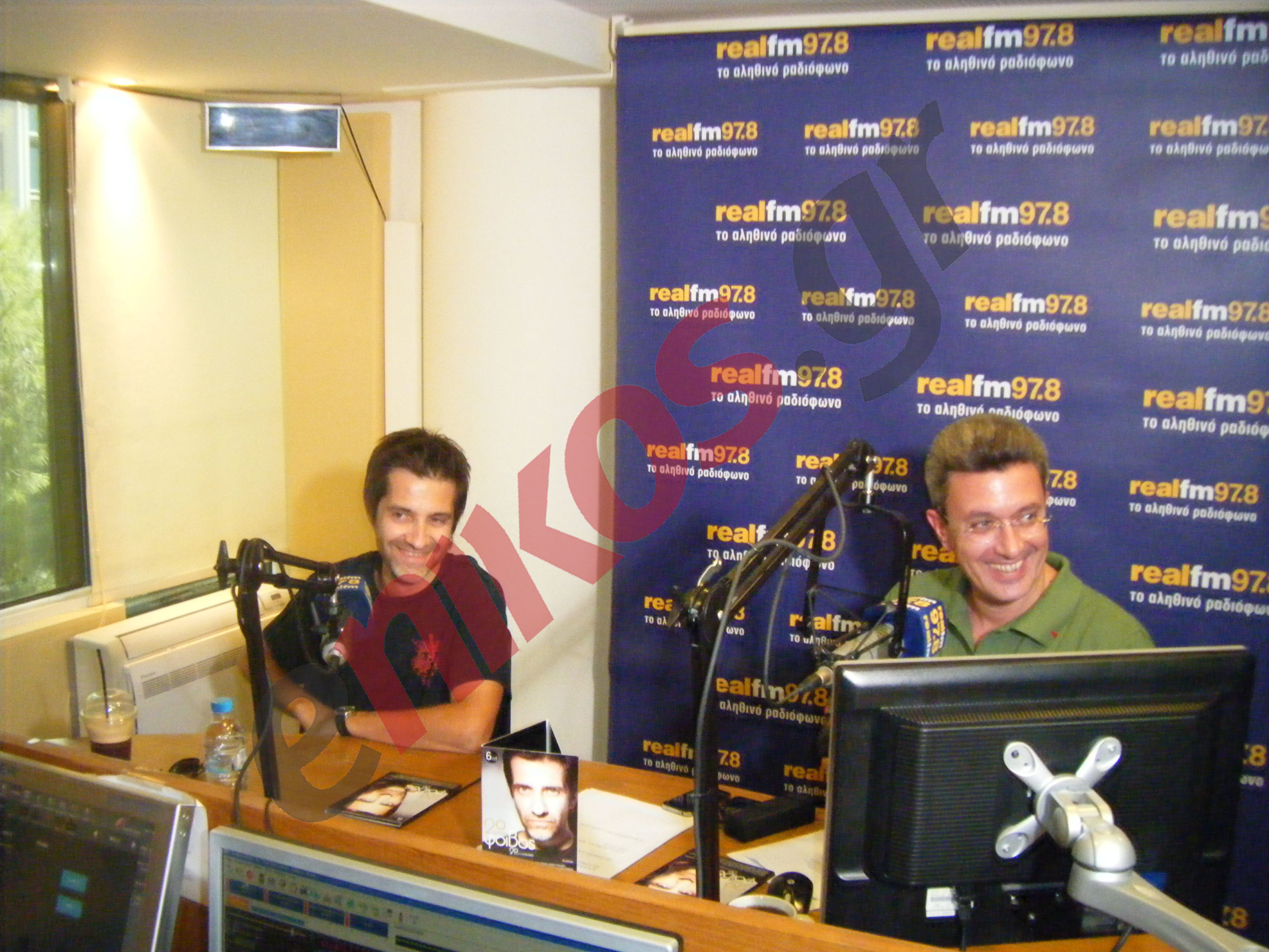 Τώρα-ΦΩΤΟ:Ο Φοίβος στον Real fm