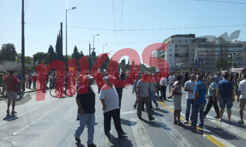 Τώρα-Το ΠΑΜΕ αποχωρεί από το Σύνταγμα