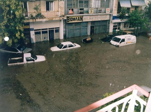 Πλημμύρισε ο περιφερειακός