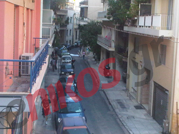 Φωτογραφία σοκ!Για ώρα νεκρός στο δρόμο