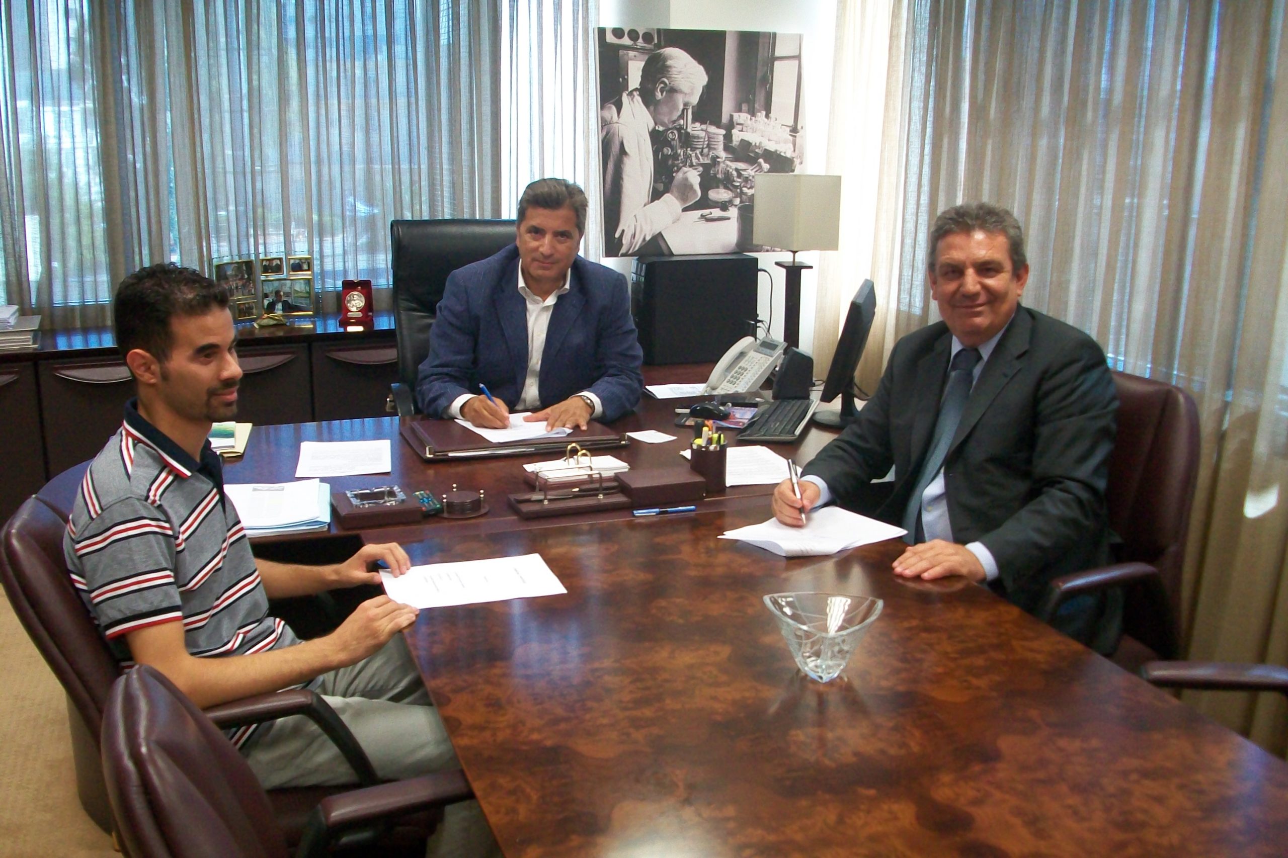 Τρία νέα κοινωνικά ιατρεία