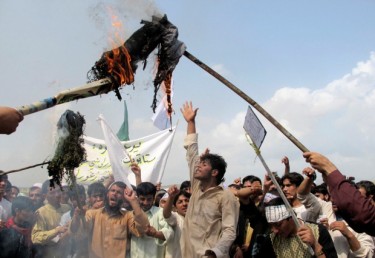 Τους μηνύουν για την ταινία