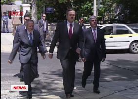 «Οφείλετε να μας βοηθήσετε»