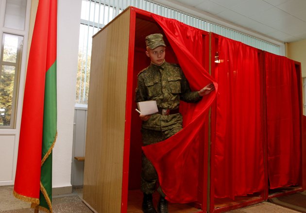 Άνοιξαν οι κάλπες στη Λευκορωσία