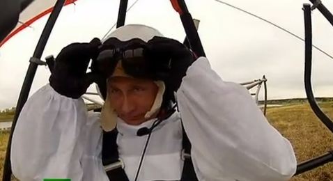 Ο Πούτιν με ανεμόπτερο
