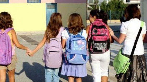 Ανάσα η «σχολική αλληλοβοήθεια»