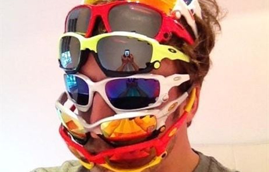 Ποιος είναι;