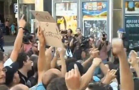 Ίβηρες: “Στο διάβολο η τρόικα”