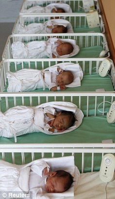 Γέννησε πεντάδυμα, έχει άλλα 12!