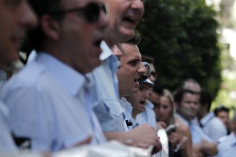 Στο Καλλιμάρμαρο οι ένστολοι