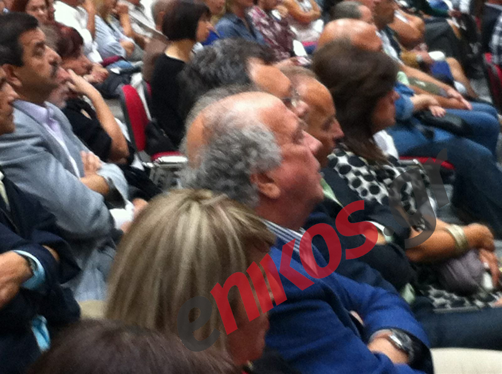 Τώρα-Ο πράσινος που παρακολουθεί τον Τσίπρα