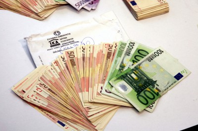 Άλλοι 6 για χρέη στο δημόσιο