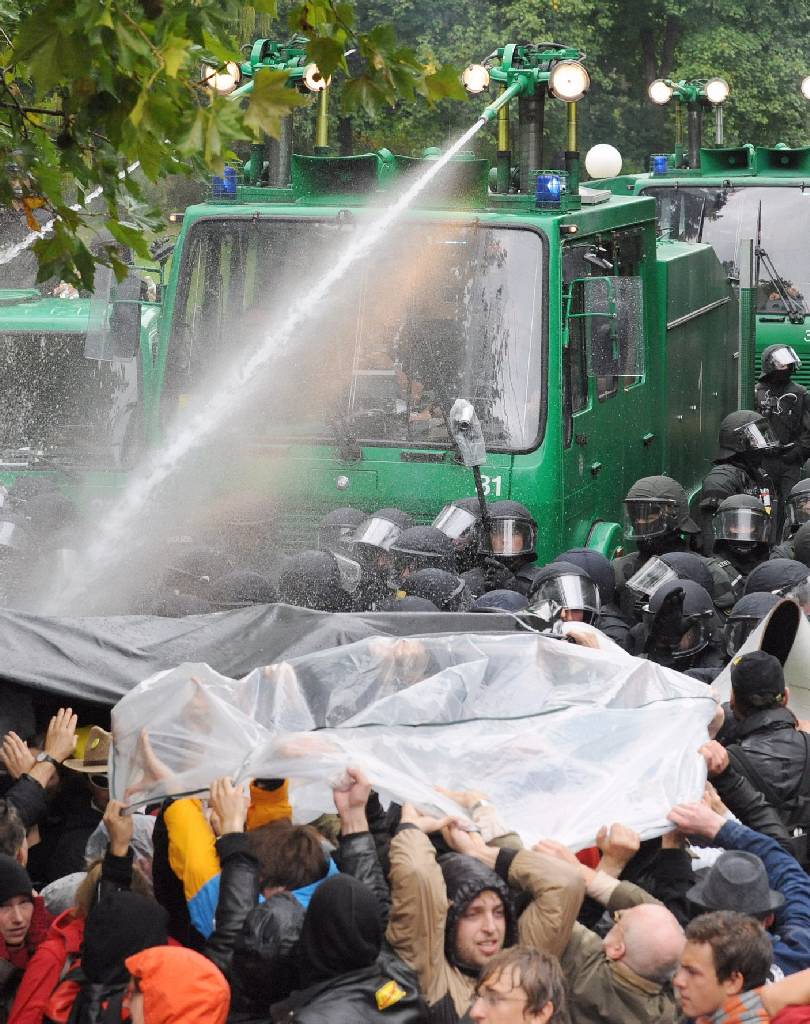 Υδροφόρες για τα επεισόδια