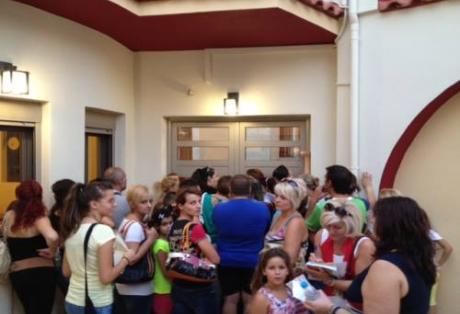 Ουρές για τα δωρεάν σχολικά είδη