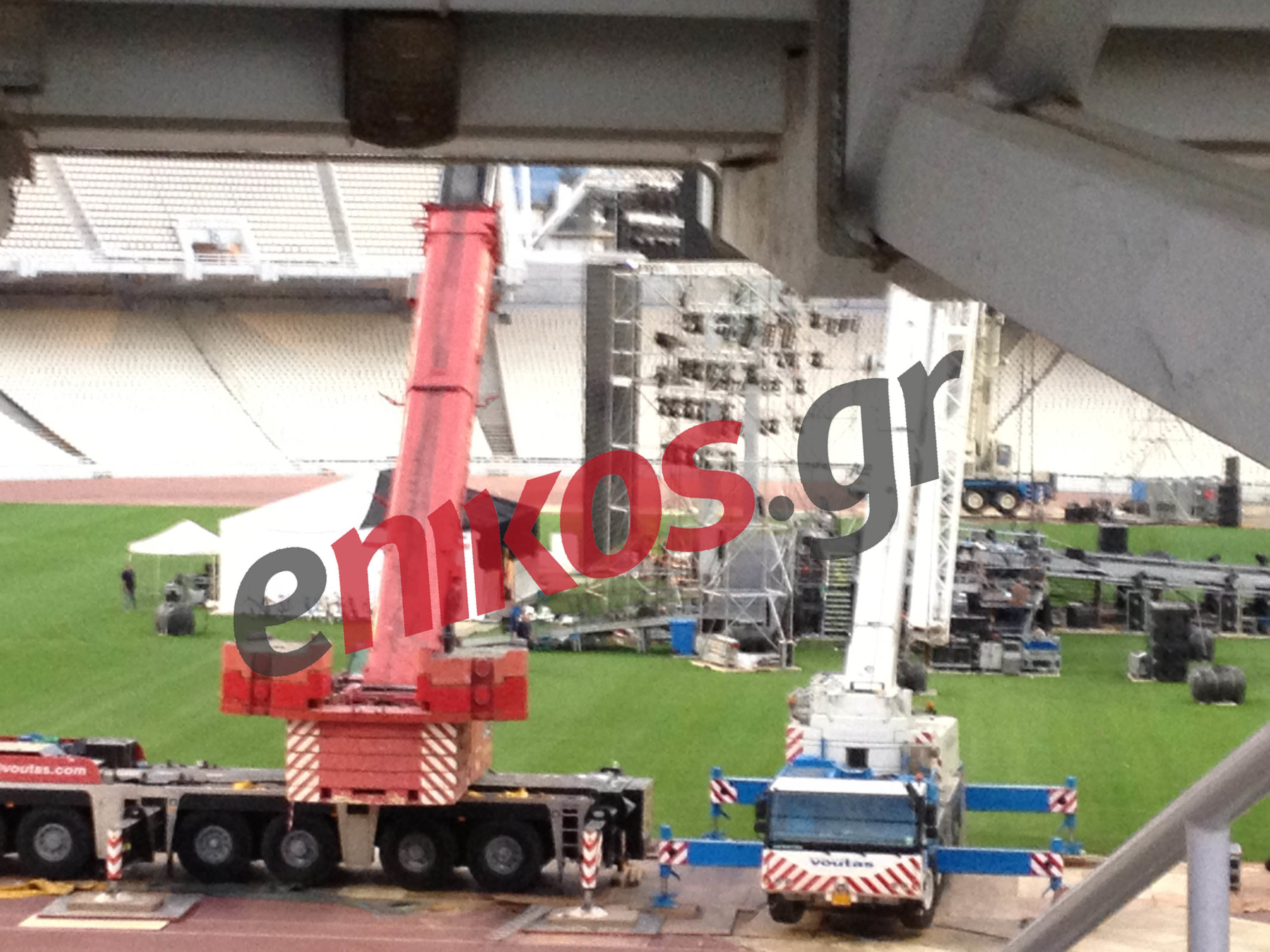 Τώρα – Οι τελευταίες προετοιμασίες στο ΟΑΚΑ για την συναυλία του Φοίβου