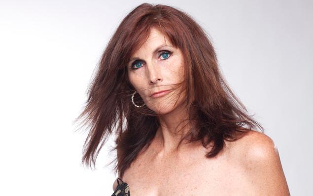 Μήνυσε παραγωγό και Youtube