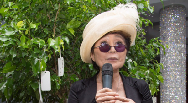 Υπέρ των Pussy Riot και η Yoko Ono