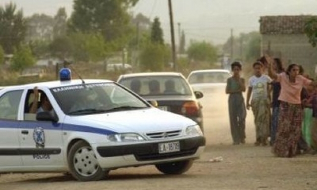 Τώρα-Συγκέντρωση ρομά στο δημαρχείο της Θήβας