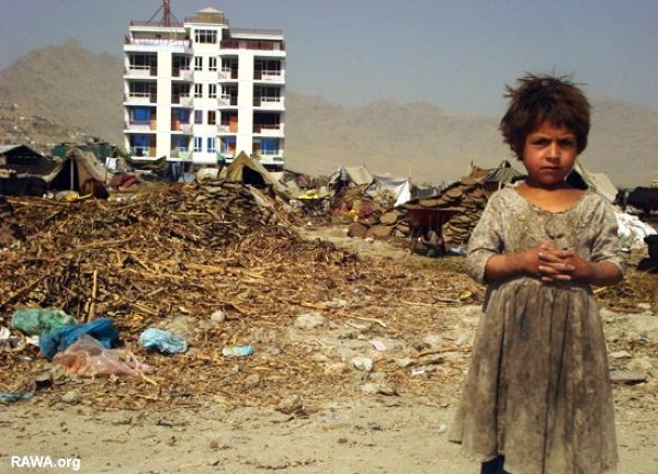 Επίθεση καμικάζι με 6 νεκρούς