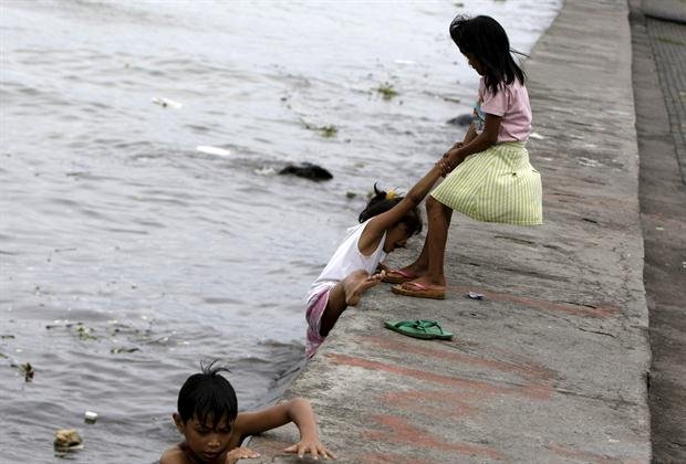 Έξι νεκροί από σφοδρή καταιγίδα