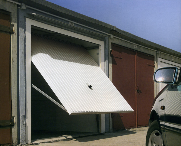 Πέθανε δίπλα σε 7 εκατ.δολάρια