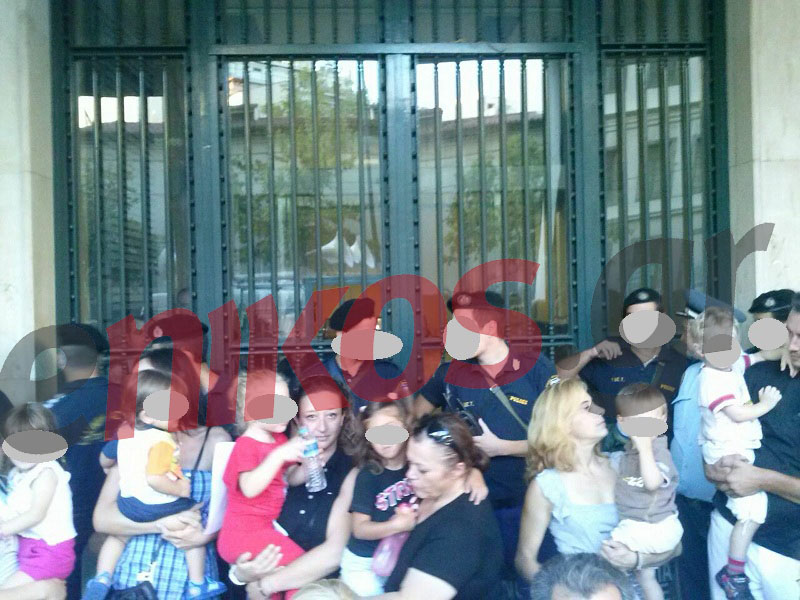 Τώρα- Έξω από το Υπουργείο Εργασίας