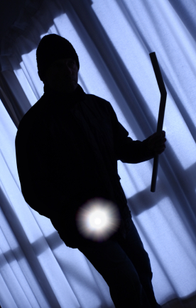 Εισβολή ληστών σε κατοικία