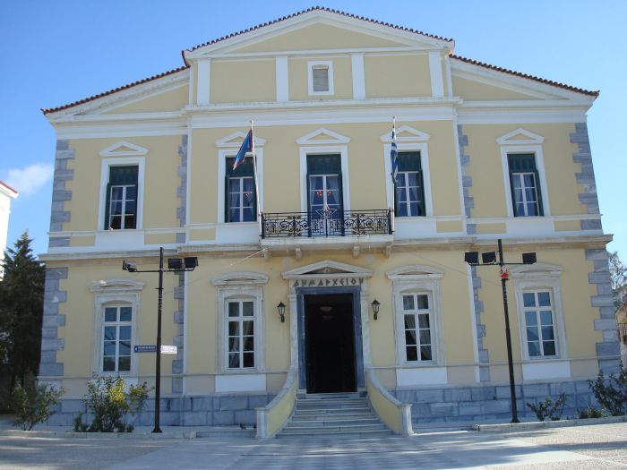 Χαμός στο Δημοτικό Συμβούλιο