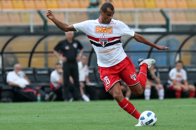 Ο Ρίμπο κρεμάει τα παπούτσια του;