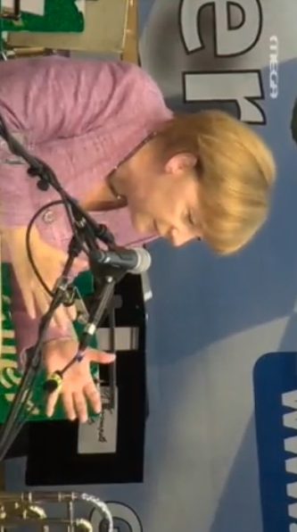 Καρότο και μαστίγιο από τη Μέρκελ