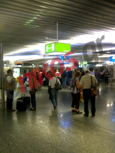 Διανυκτερεύουν στο αεροδρόμιο