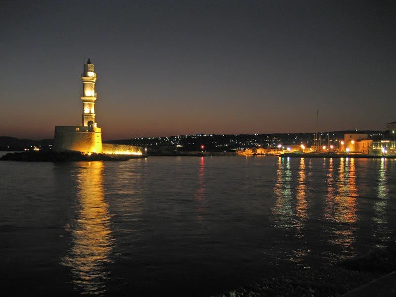 Ήχοι εκρήξεων στα Χανιά