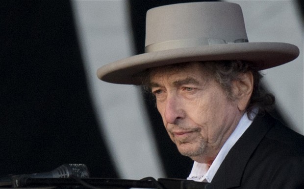O Bob Dylan δίνει κατάρα…