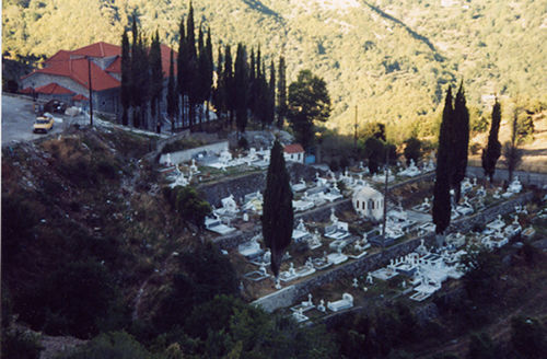 Κρεμάστηκε στο νεκροταφείο