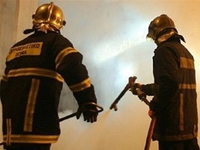 Κάηκε φορτηγάκι στο Περιστέρι