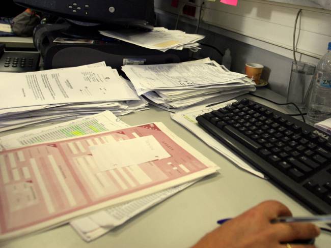 Από Δευτέρα στις… εφορίες