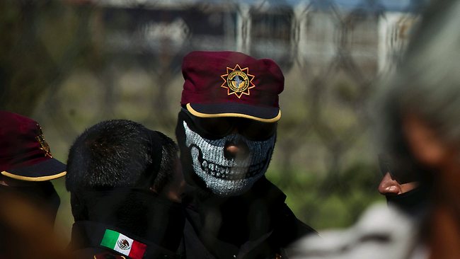 Τρόμος για τους 30 φυγάδες